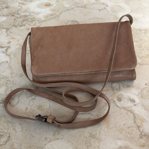 Soho Bags Made In Italy Leather Compact Crossbody Organizer Bag - Picture 3 of 16